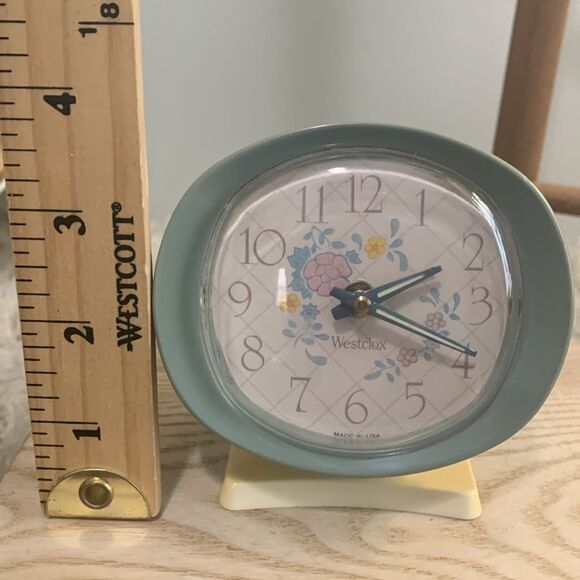 Vintage Westclox Wind-Up Alarm Clocks Bundle Of 2 Bedside 1 Travel Clock - Picture 13 of 16